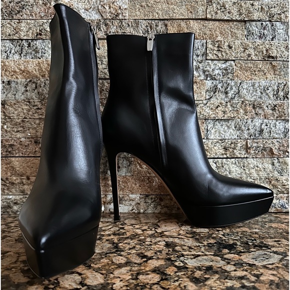 Gianvito Rossi
Dasha 115mm platform booties - Picture 8 of 14
